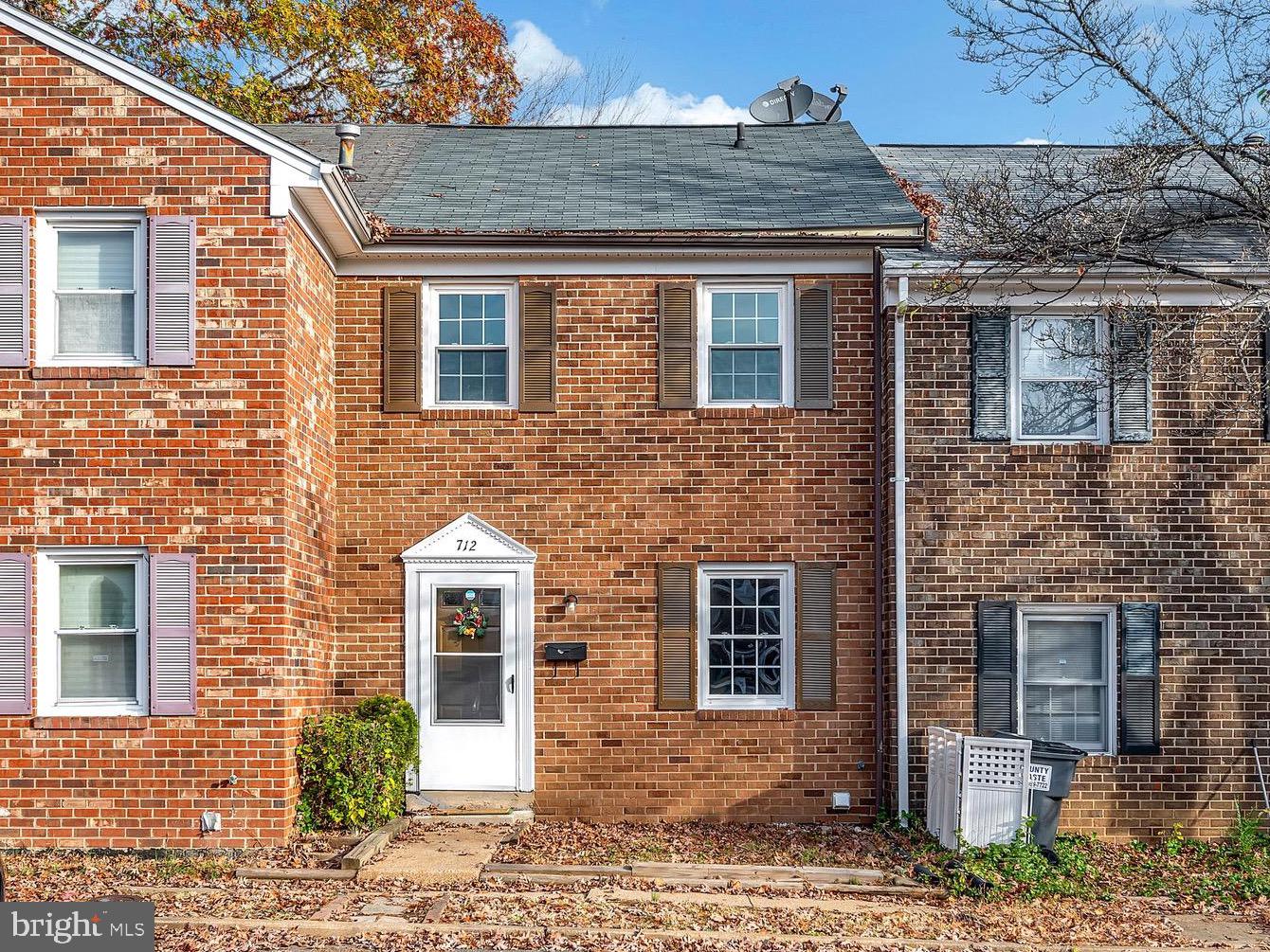 712 OLDE GREENWICH CIR, FREDERICKSBURG, Virginia 22408, 4 Bedrooms Bedrooms, ,2 BathroomsBathrooms,Residential,For sale,712 OLDE GREENWICH CIR,VASP2032728 MLS # VASP2032728