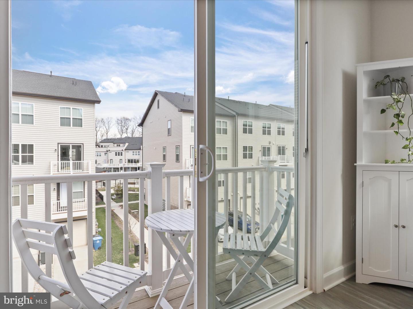 12363 AZURE LN #42, FAIRFAX, Virginia 22033, 3 Bedrooms Bedrooms, ,2 BathroomsBathrooms,Residential,For sale,12363 AZURE LN #42,VAFX2237970 MLS # VAFX2237970