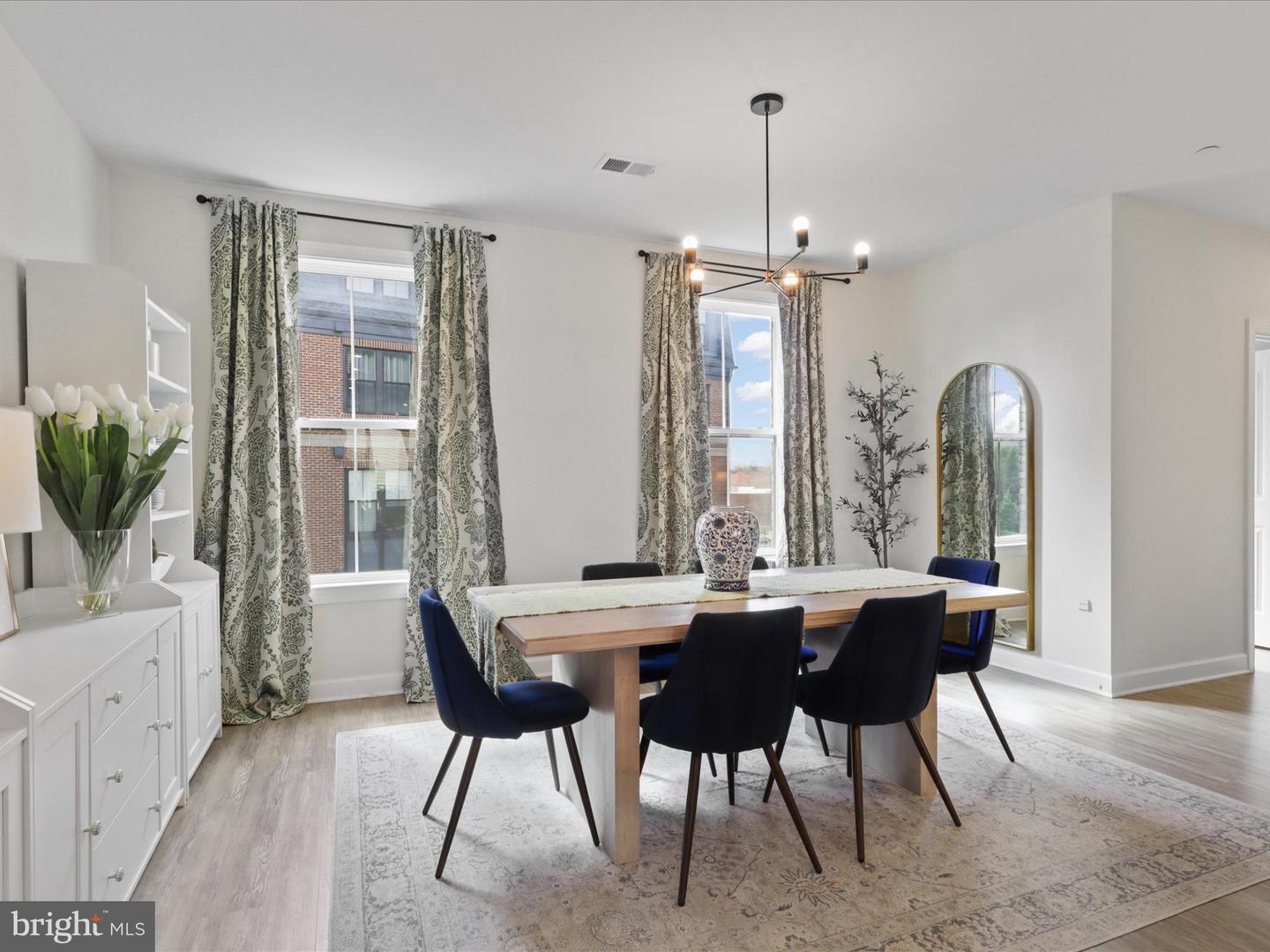 12363 AZURE LN #42, FAIRFAX, Virginia 22033, 3 Bedrooms Bedrooms, ,2 BathroomsBathrooms,Residential,For sale,12363 AZURE LN #42,VAFX2237970 MLS # VAFX2237970
