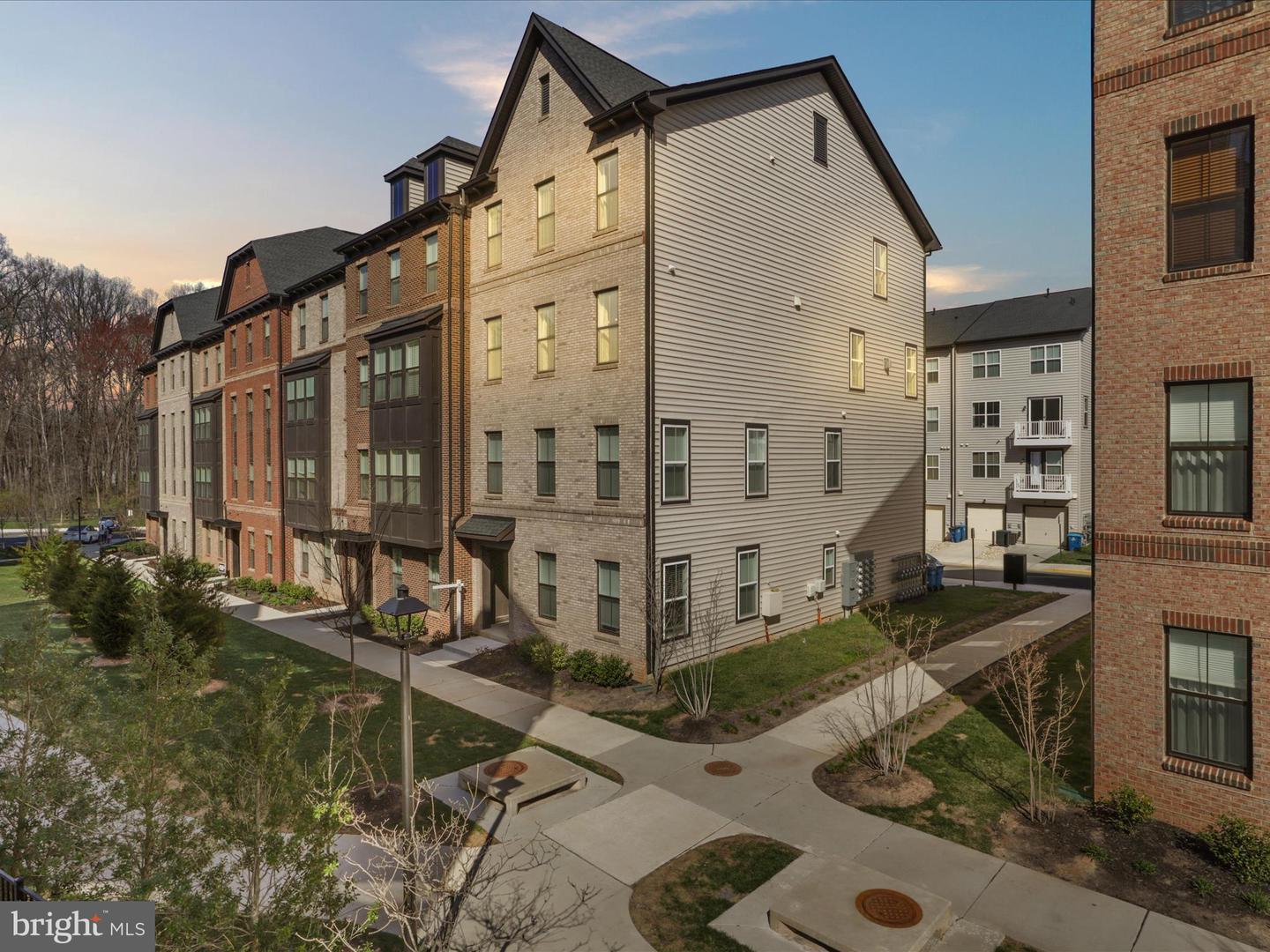 12363 AZURE LN #42, FAIRFAX, Virginia 22033, 3 Bedrooms Bedrooms, ,2 BathroomsBathrooms,Residential,For sale,12363 AZURE LN #42,VAFX2237970 MLS # VAFX2237970