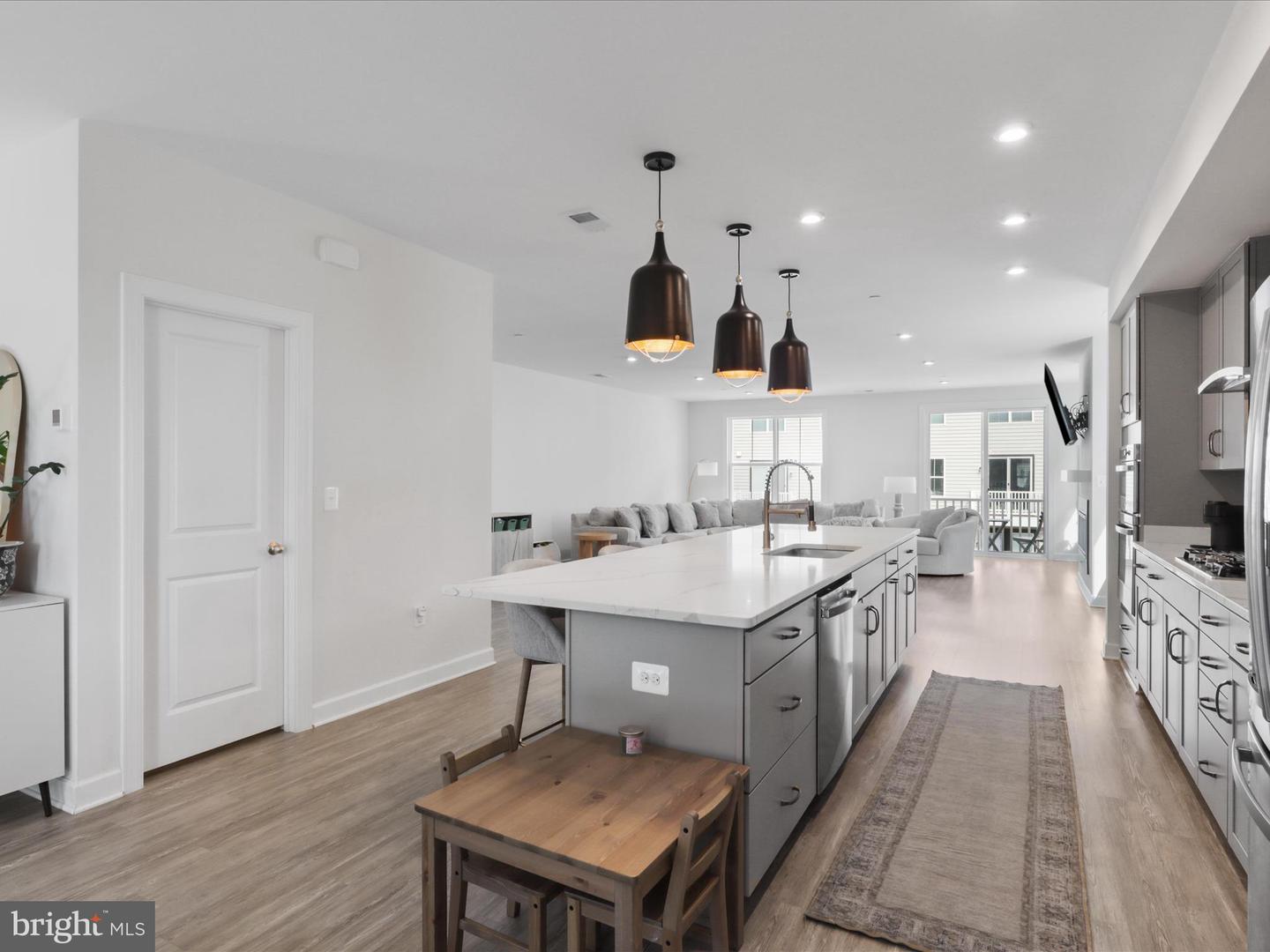 12363 AZURE LN #42, FAIRFAX, Virginia 22033, 3 Bedrooms Bedrooms, ,2 BathroomsBathrooms,Residential,For sale,12363 AZURE LN #42,VAFX2237970 MLS # VAFX2237970