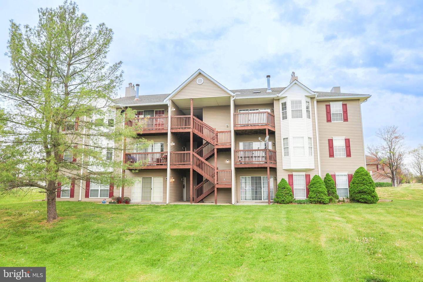 111-11 TIMBERLAKE TER #11, STEPHENS CITY, Virginia 22655, 2 Bedrooms Bedrooms, ,2 BathroomsBathrooms,Residential,For sale,111-11 TIMBERLAKE TER #11,VAFV2033828 MLS # VAFV2033828