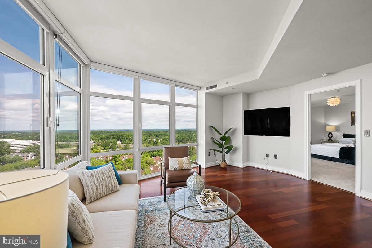 8220 CRESTWOOD HEIGHTS DR #1705, MCLEAN, Virginia 22102, 2 Bedrooms Bedrooms, ,2 BathroomsBathrooms,Residential,For sale,8220 CRESTWOOD HEIGHTS DR #1705,VAFX2237980 MLS # VAFX2237980