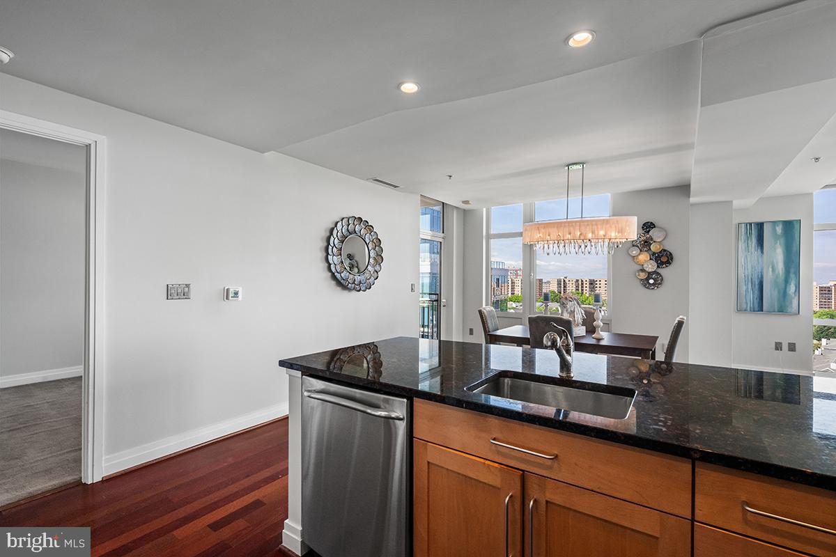 8220 CRESTWOOD HEIGHTS DR #1705, MCLEAN, Virginia 22102, 2 Bedrooms Bedrooms, ,2 BathroomsBathrooms,Residential,For sale,8220 CRESTWOOD HEIGHTS DR #1705,VAFX2237980 MLS # VAFX2237980