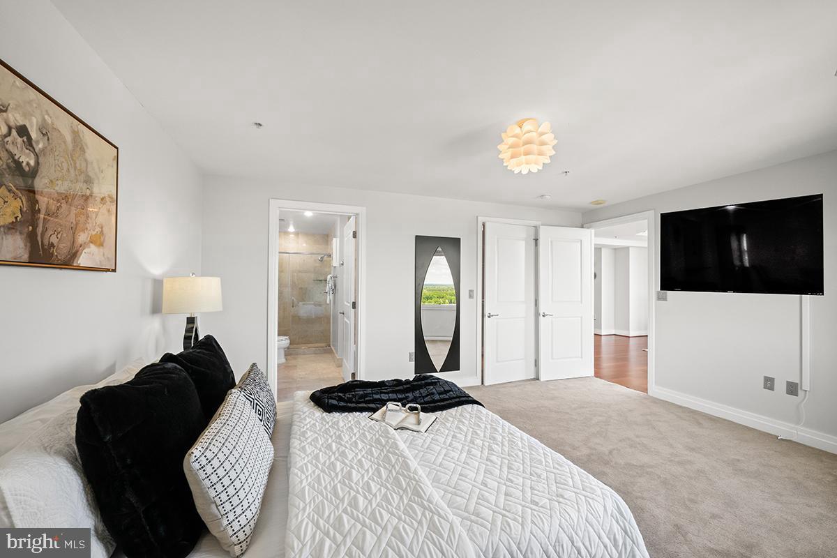 8220 CRESTWOOD HEIGHTS DR #1705, MCLEAN, Virginia 22102, 2 Bedrooms Bedrooms, ,2 BathroomsBathrooms,Residential,For sale,8220 CRESTWOOD HEIGHTS DR #1705,VAFX2237980 MLS # VAFX2237980