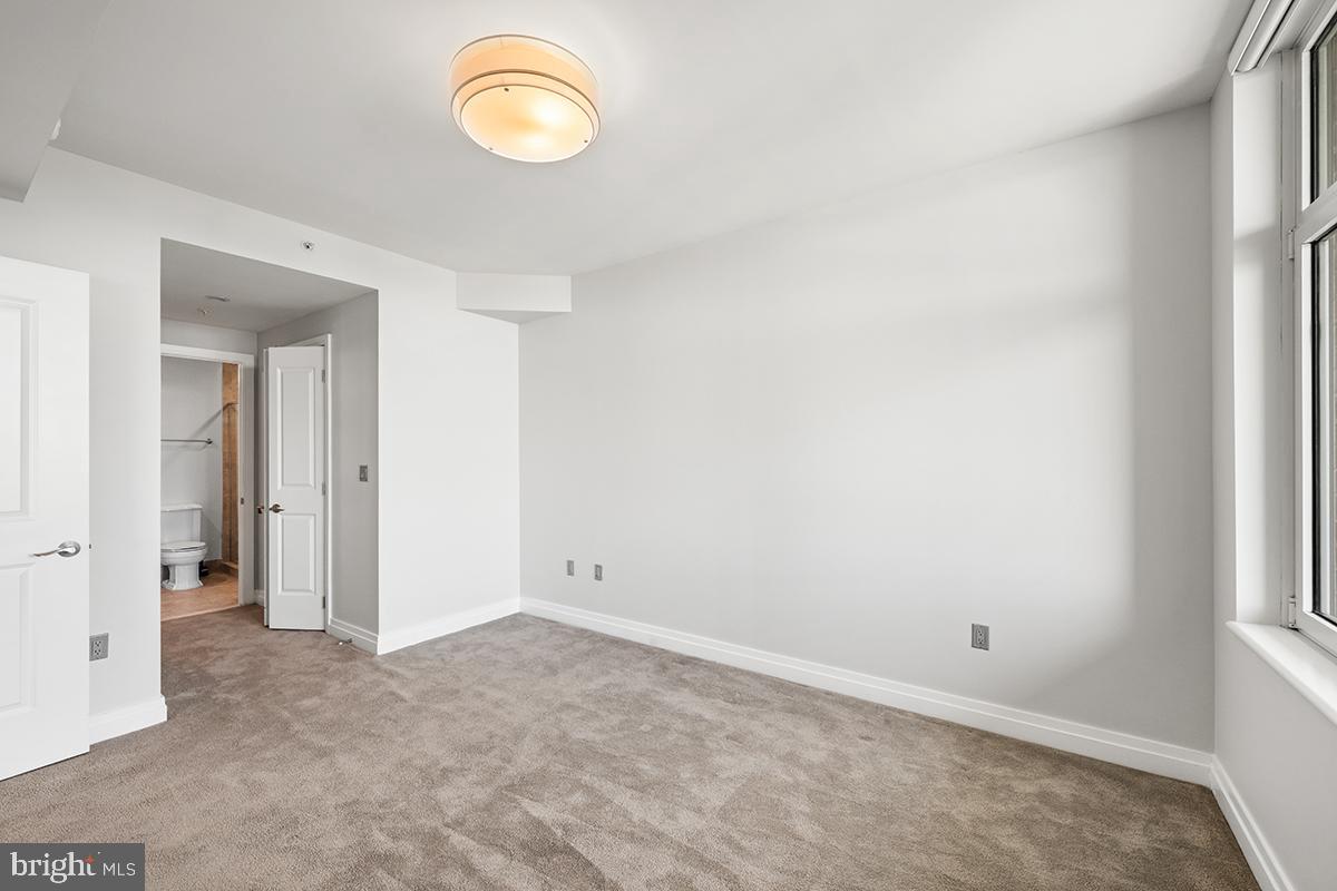 8220 CRESTWOOD HEIGHTS DR #1705, MCLEAN, Virginia 22102, 2 Bedrooms Bedrooms, ,2 BathroomsBathrooms,Residential,For sale,8220 CRESTWOOD HEIGHTS DR #1705,VAFX2237980 MLS # VAFX2237980