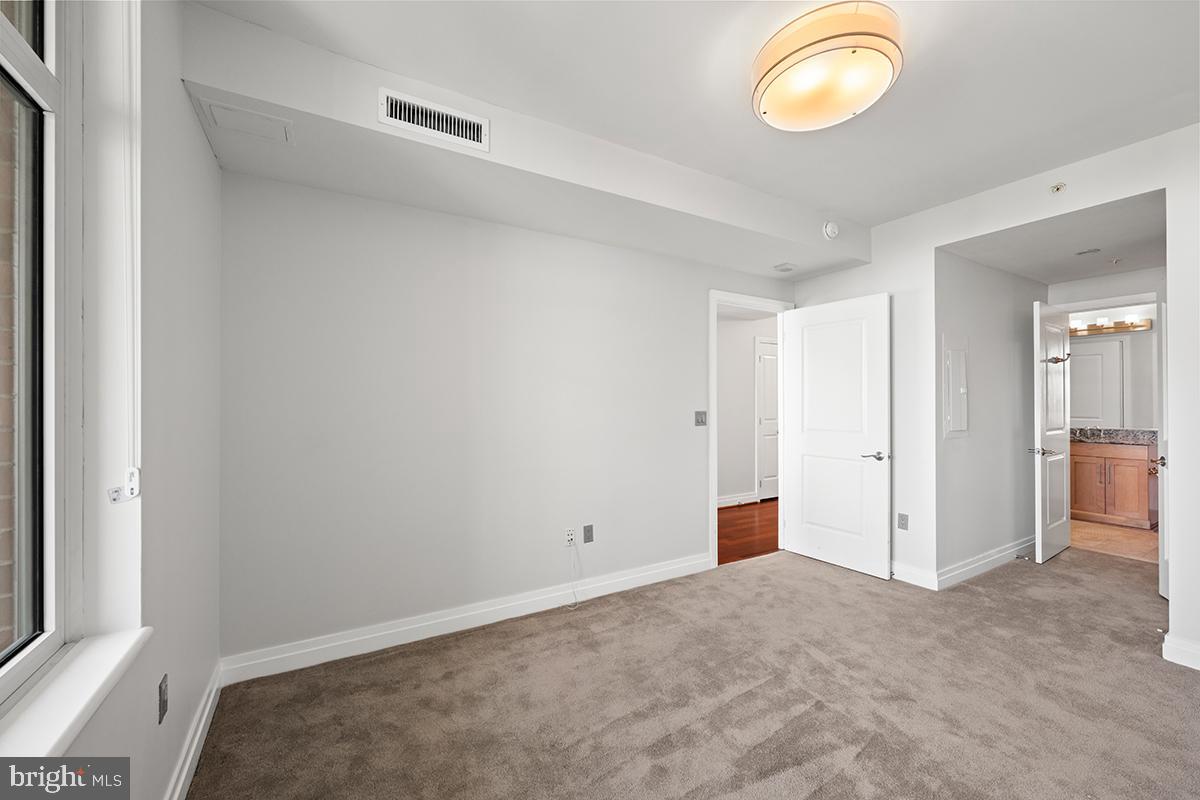 8220 CRESTWOOD HEIGHTS DR #1705, MCLEAN, Virginia 22102, 2 Bedrooms Bedrooms, ,2 BathroomsBathrooms,Residential,For sale,8220 CRESTWOOD HEIGHTS DR #1705,VAFX2237980 MLS # VAFX2237980