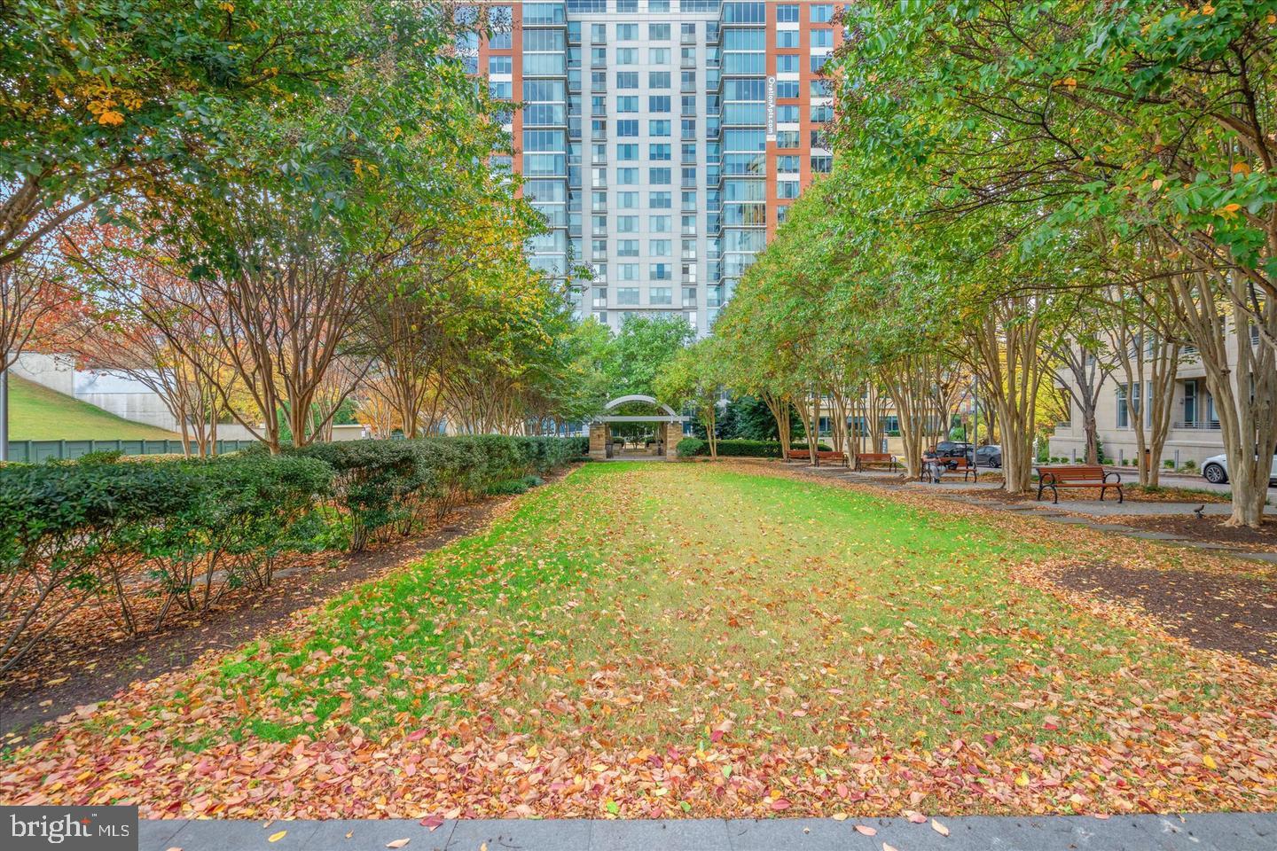 8220 CRESTWOOD HEIGHTS DR #1705, MCLEAN, Virginia 22102, 2 Bedrooms Bedrooms, ,2 BathroomsBathrooms,Residential,For sale,8220 CRESTWOOD HEIGHTS DR #1705,VAFX2237980 MLS # VAFX2237980
