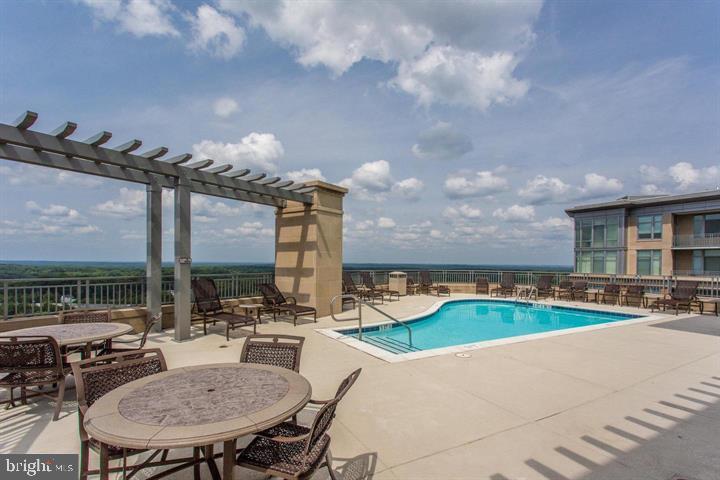 8220 CRESTWOOD HEIGHTS DR #1705, MCLEAN, Virginia 22102, 2 Bedrooms Bedrooms, ,2 BathroomsBathrooms,Residential,For sale,8220 CRESTWOOD HEIGHTS DR #1705,VAFX2237980 MLS # VAFX2237980