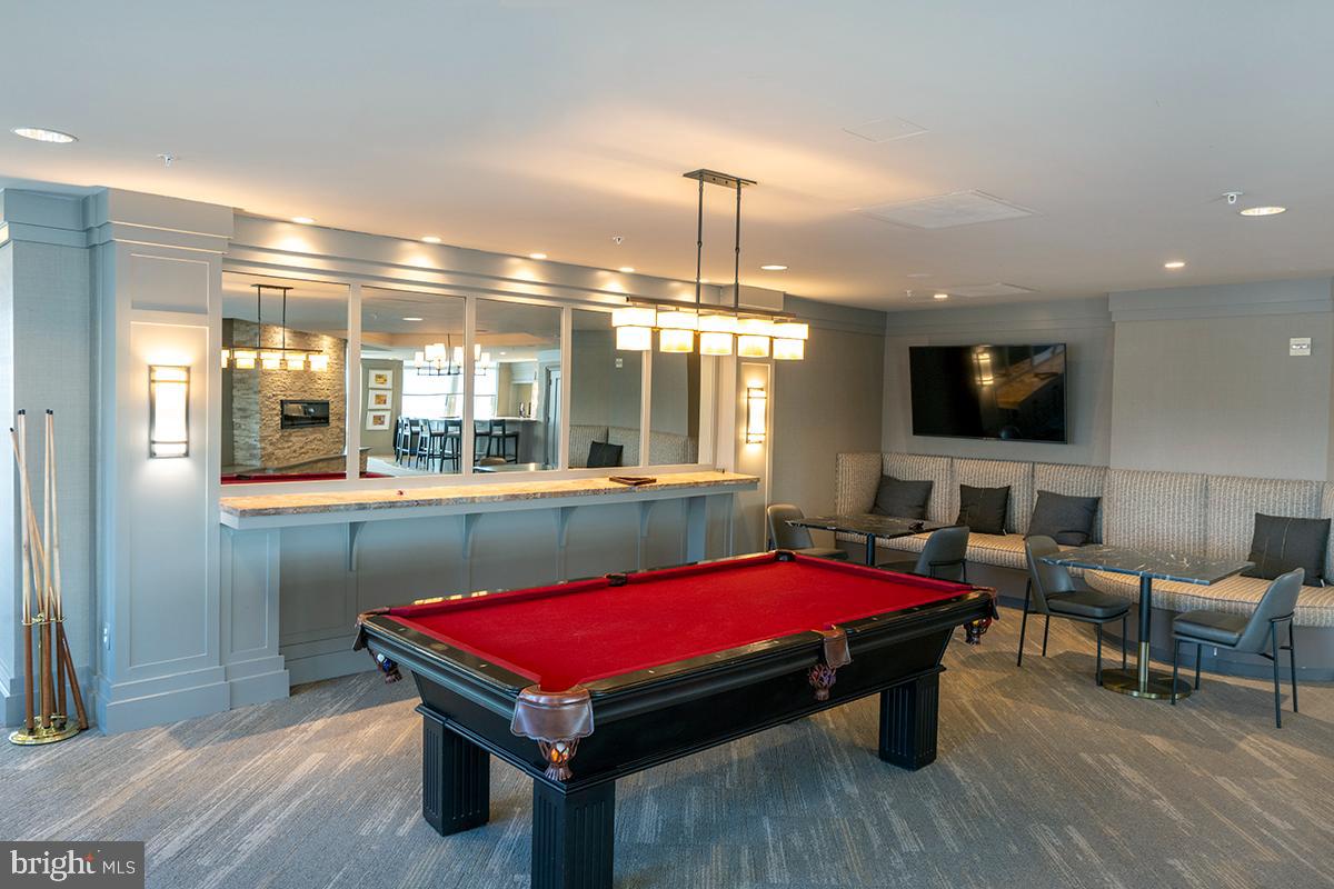 8220 CRESTWOOD HEIGHTS DR #1705, MCLEAN, Virginia 22102, 2 Bedrooms Bedrooms, ,2 BathroomsBathrooms,Residential,For sale,8220 CRESTWOOD HEIGHTS DR #1705,VAFX2237980 MLS # VAFX2237980