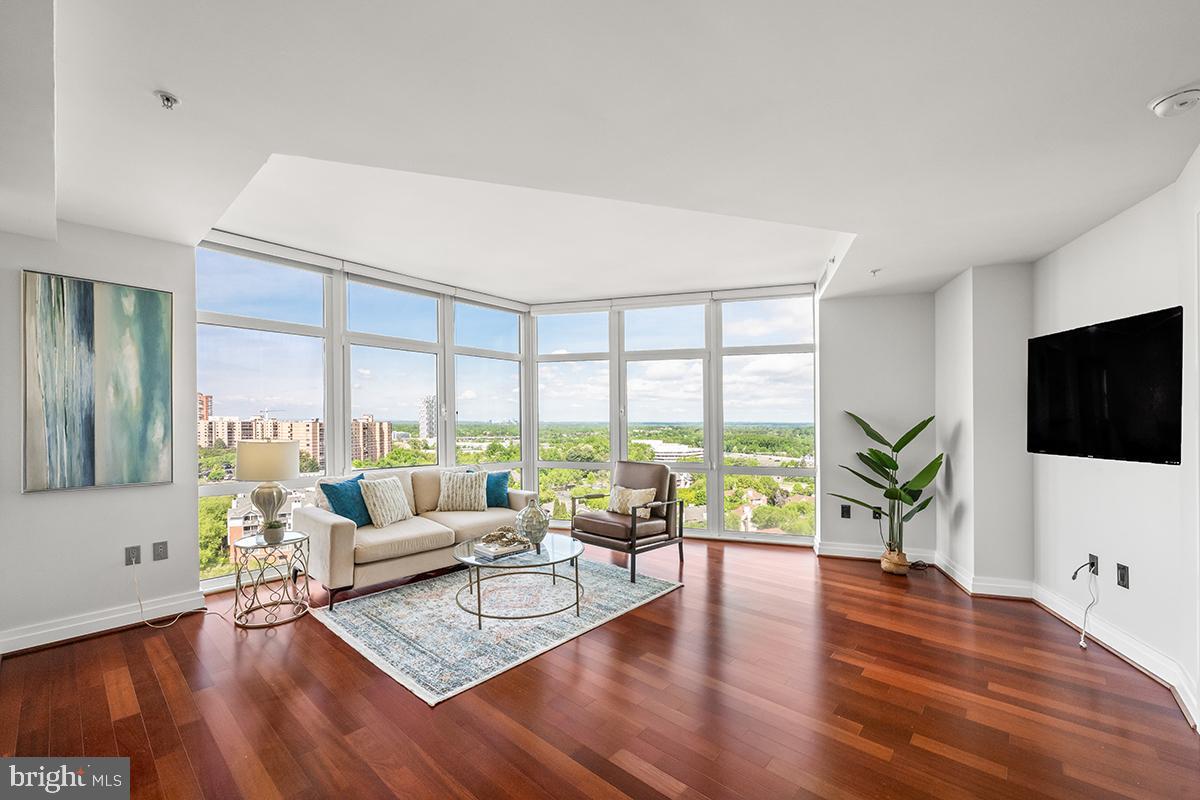 8220 CRESTWOOD HEIGHTS DR #1705, MCLEAN, Virginia 22102, 2 Bedrooms Bedrooms, ,2 BathroomsBathrooms,Residential,For sale,8220 CRESTWOOD HEIGHTS DR #1705,VAFX2237980 MLS # VAFX2237980
