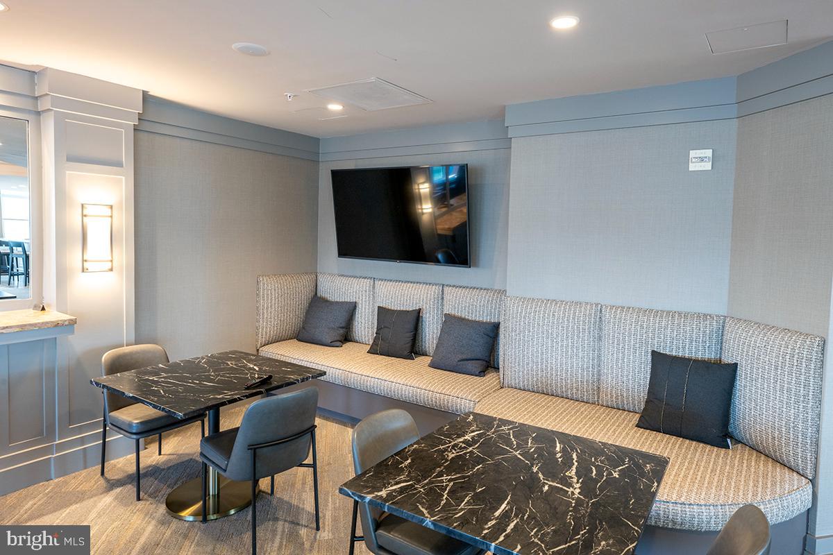8220 CRESTWOOD HEIGHTS DR #1705, MCLEAN, Virginia 22102, 2 Bedrooms Bedrooms, ,2 BathroomsBathrooms,Residential,For sale,8220 CRESTWOOD HEIGHTS DR #1705,VAFX2237980 MLS # VAFX2237980