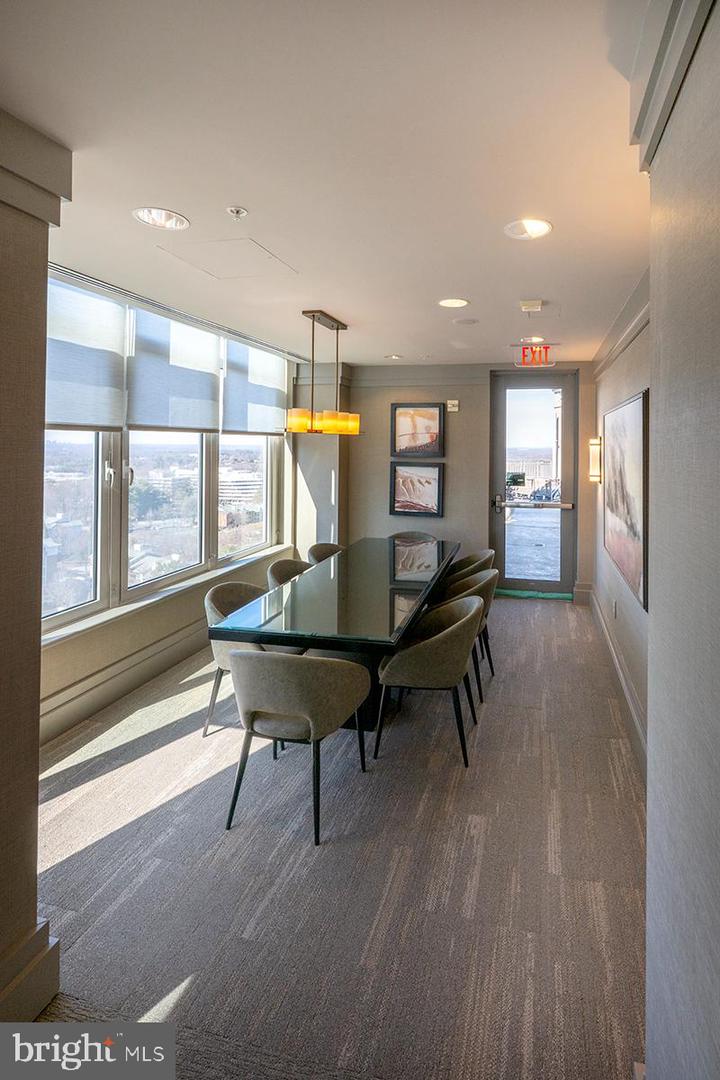 8220 CRESTWOOD HEIGHTS DR #1705, MCLEAN, Virginia 22102, 2 Bedrooms Bedrooms, ,2 BathroomsBathrooms,Residential,For sale,8220 CRESTWOOD HEIGHTS DR #1705,VAFX2237980 MLS # VAFX2237980