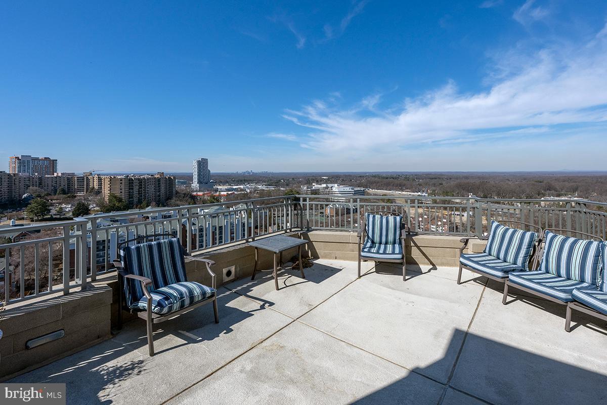 8220 CRESTWOOD HEIGHTS DR #1705, MCLEAN, Virginia 22102, 2 Bedrooms Bedrooms, ,2 BathroomsBathrooms,Residential,For sale,8220 CRESTWOOD HEIGHTS DR #1705,VAFX2237980 MLS # VAFX2237980