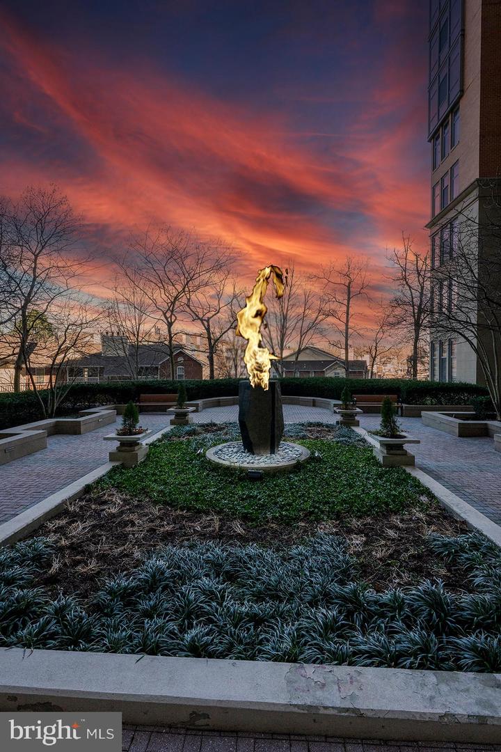 8220 CRESTWOOD HEIGHTS DR #1705, MCLEAN, Virginia 22102, 2 Bedrooms Bedrooms, ,2 BathroomsBathrooms,Residential,For sale,8220 CRESTWOOD HEIGHTS DR #1705,VAFX2237980 MLS # VAFX2237980
