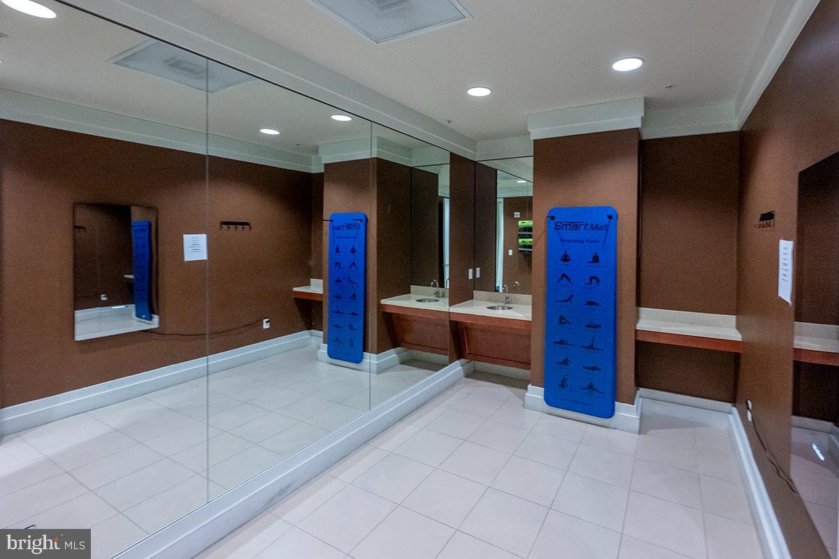 8220 CRESTWOOD HEIGHTS DR #1705, MCLEAN, Virginia 22102, 2 Bedrooms Bedrooms, ,2 BathroomsBathrooms,Residential,For sale,8220 CRESTWOOD HEIGHTS DR #1705,VAFX2237980 MLS # VAFX2237980