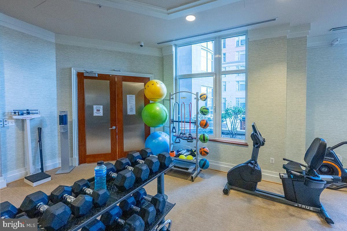 8220 CRESTWOOD HEIGHTS DR #1705, MCLEAN, Virginia 22102, 2 Bedrooms Bedrooms, ,2 BathroomsBathrooms,Residential,For sale,8220 CRESTWOOD HEIGHTS DR #1705,VAFX2237980 MLS # VAFX2237980