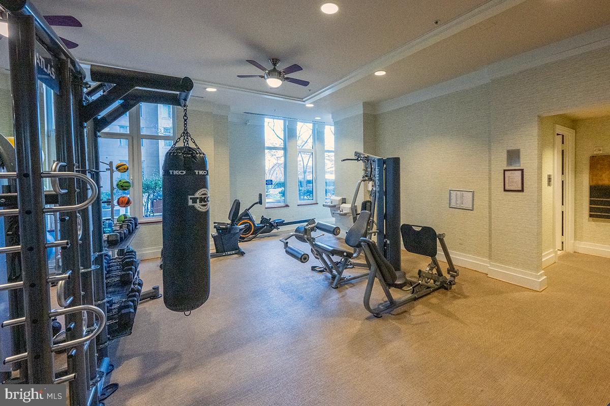 8220 CRESTWOOD HEIGHTS DR #1705, MCLEAN, Virginia 22102, 2 Bedrooms Bedrooms, ,2 BathroomsBathrooms,Residential,For sale,8220 CRESTWOOD HEIGHTS DR #1705,VAFX2237980 MLS # VAFX2237980