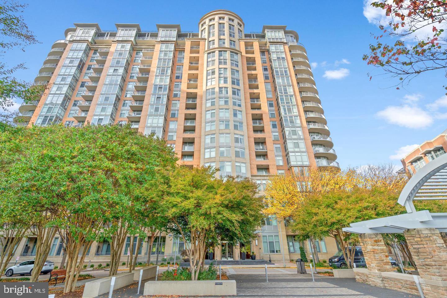 8220 CRESTWOOD HEIGHTS DR #1705, MCLEAN, Virginia 22102, 2 Bedrooms Bedrooms, ,2 BathroomsBathrooms,Residential,For sale,8220 CRESTWOOD HEIGHTS DR #1705,VAFX2237980 MLS # VAFX2237980