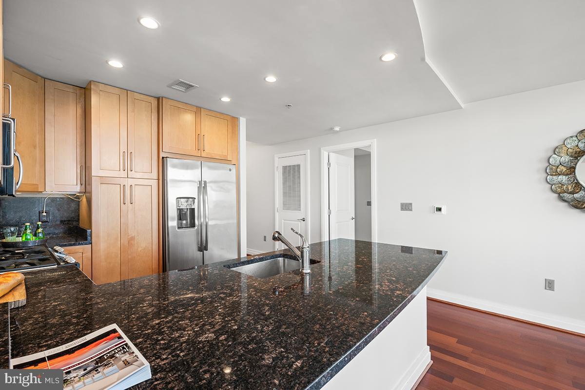8220 CRESTWOOD HEIGHTS DR #1705, MCLEAN, Virginia 22102, 2 Bedrooms Bedrooms, ,2 BathroomsBathrooms,Residential,For sale,8220 CRESTWOOD HEIGHTS DR #1705,VAFX2237980 MLS # VAFX2237980