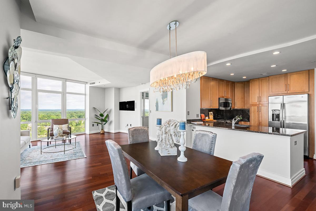 8220 CRESTWOOD HEIGHTS DR #1705, MCLEAN, Virginia 22102, 2 Bedrooms Bedrooms, ,2 BathroomsBathrooms,Residential,For sale,8220 CRESTWOOD HEIGHTS DR #1705,VAFX2237980 MLS # VAFX2237980