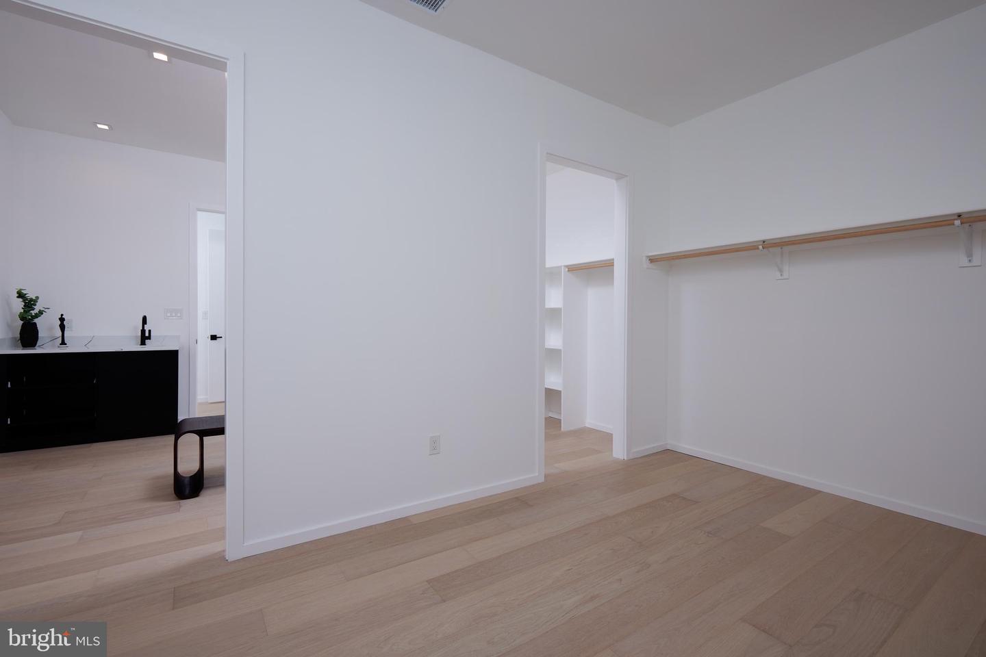 2800 32ND ST NW, WASHINGTON, District Of Columbia 20008, 6 Bedrooms Bedrooms, ,5 BathroomsBathrooms,Residential,For sale,2800 32ND ST NW,DCDC2198422 MLS # DCDC2198422