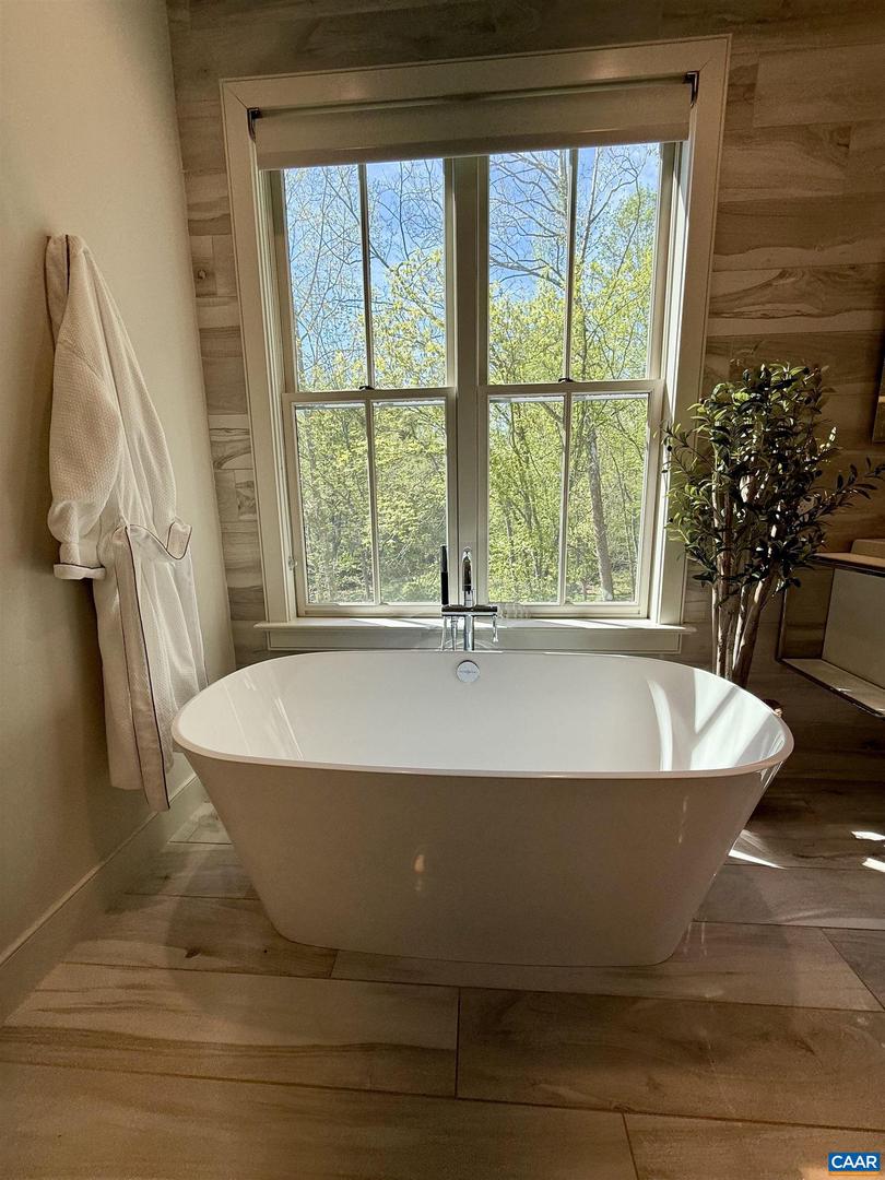 1500 LONDON RD, CHARLOTTESVILLE, Virginia 22901, 4 Bedrooms Bedrooms, ,3 BathroomsBathrooms,Residential,For sale,1500 LONDON RD,663949 MLS # 663949