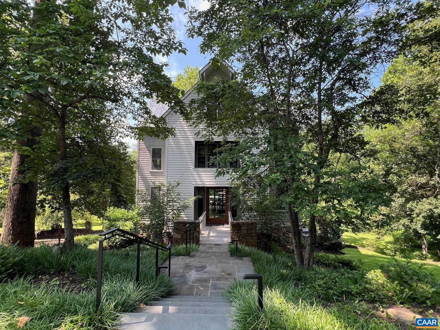1500 LONDON RD, CHARLOTTESVILLE, Virginia 22901, 4 Bedrooms Bedrooms, ,3 BathroomsBathrooms,Residential,For sale,1500 LONDON RD,663949 MLS # 663949