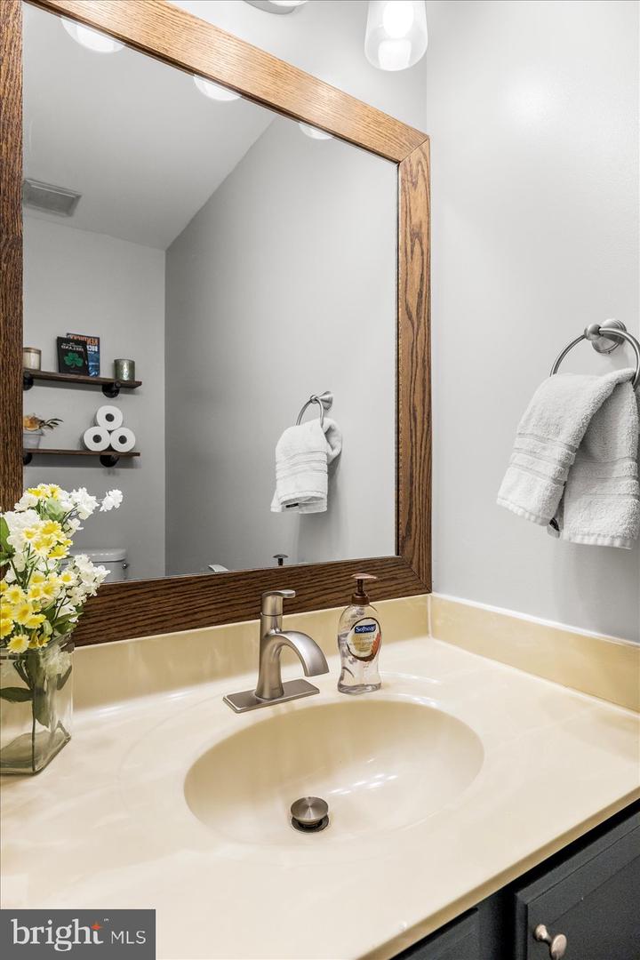 10712 BRADFORD ST, SPOTSYLVANIA, Virginia 22553, 5 Bedrooms Bedrooms, ,3 BathroomsBathrooms,Residential,For sale,10712 BRADFORD ST,VASP2032732 MLS # VASP2032732