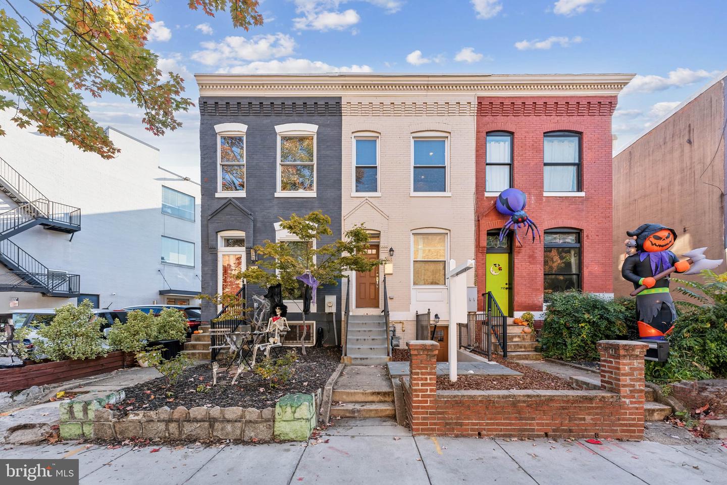 718 13TH ST SE, WASHINGTON, District Of Columbia 20003, 3 Bedrooms Bedrooms, ,3 BathroomsBathrooms,Residential,For sale,718 13TH ST SE,DCDC2198426 MLS # DCDC2198426