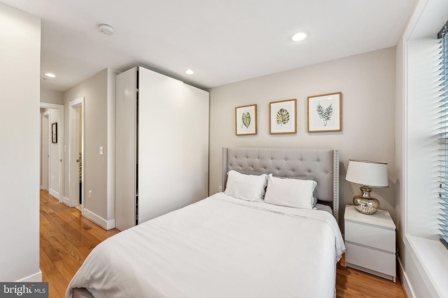 718 13TH ST SE, WASHINGTON, District Of Columbia 20003, 3 Bedrooms Bedrooms, ,3 BathroomsBathrooms,Residential,For sale,718 13TH ST SE,DCDC2198426 MLS # DCDC2198426