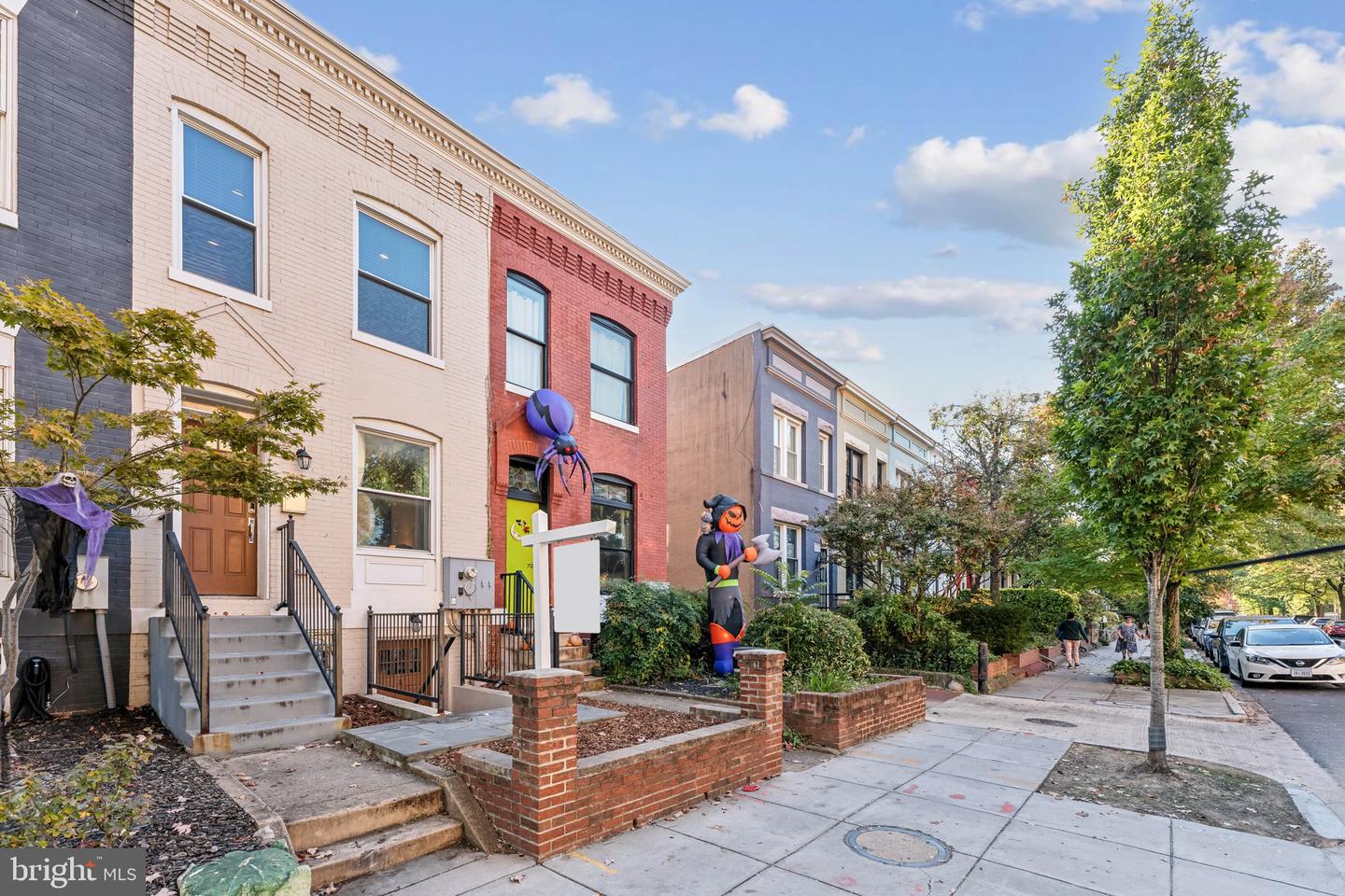 718 13TH ST SE, WASHINGTON, District Of Columbia 20003, 3 Bedrooms Bedrooms, ,3 BathroomsBathrooms,Residential,For sale,718 13TH ST SE,DCDC2198426 MLS # DCDC2198426