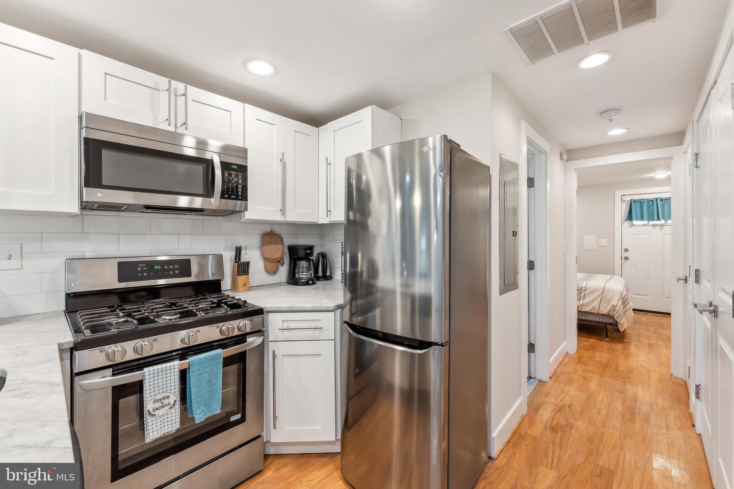 718 13TH ST SE, WASHINGTON, District Of Columbia 20003, 3 Bedrooms Bedrooms, ,3 BathroomsBathrooms,Residential,For sale,718 13TH ST SE,DCDC2198426 MLS # DCDC2198426