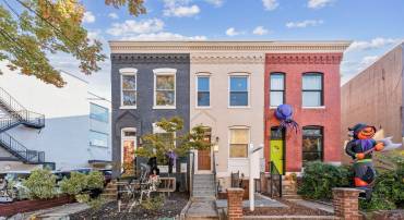 718 13TH ST SE, WASHINGTON, District Of Columbia 20003, 3 Bedrooms Bedrooms, ,3 BathroomsBathrooms,Residential,For sale,718 13TH ST SE,DCDC2198426 MLS # DCDC2198426