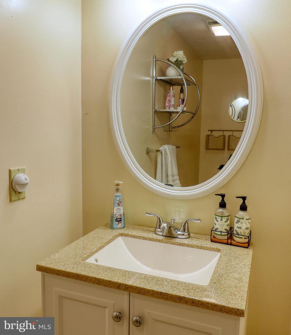 422 SPITZ LN #89 A & B, BASYE, Virginia 22810, 4 Bedrooms Bedrooms, ,4 BathroomsBathrooms,Residential,For sale,422 SPITZ LN #89 A & B,VASH2011312 MLS # VASH2011312