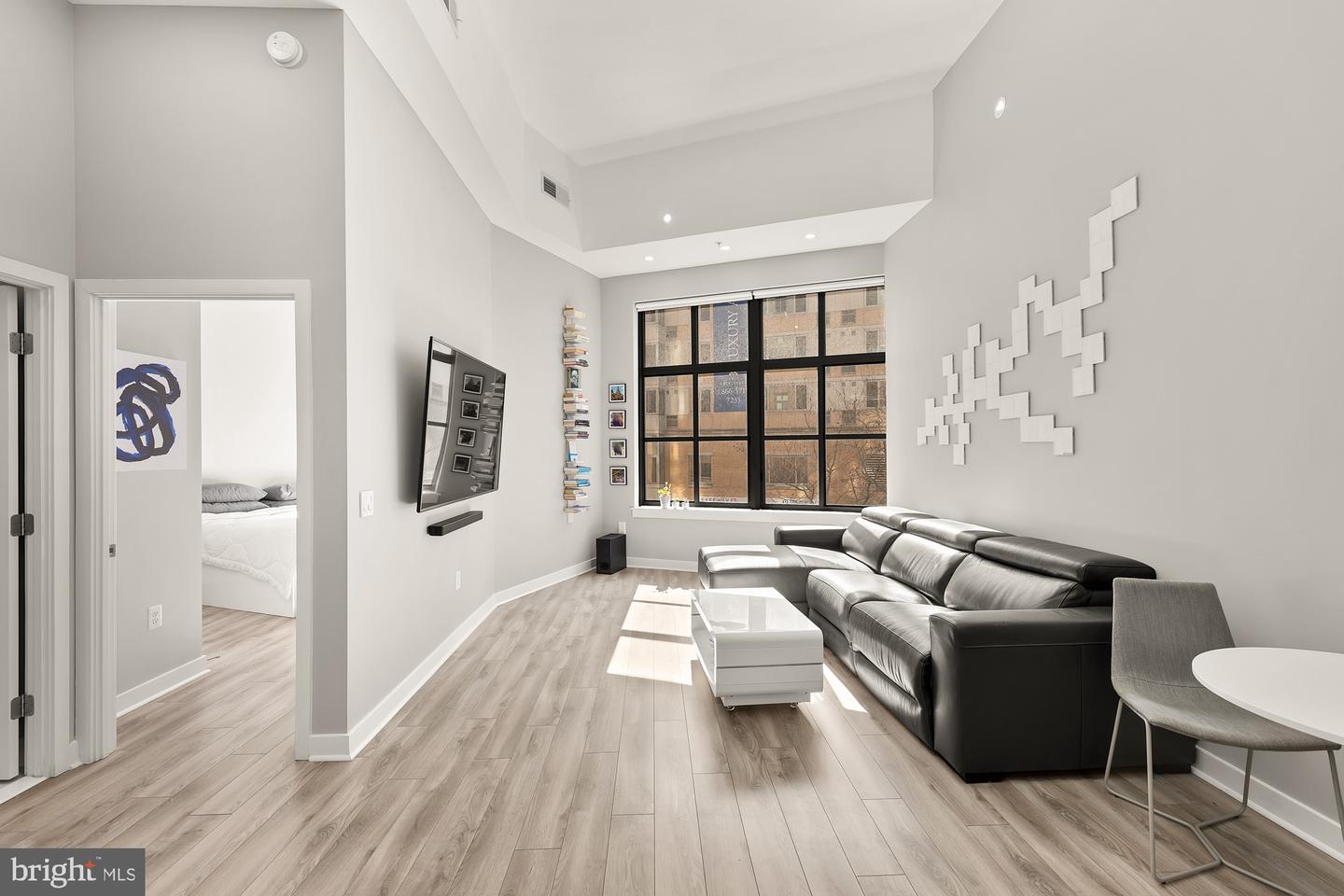 460 NEW YORK AVE NW #206, WASHINGTON, District Of Columbia 20001, 1 Bedroom Bedrooms, 5 Rooms Rooms,1 BathroomBathrooms,Residential,For sale,460 NEW YORK AVE NW #206,DCDC2198570 MLS # DCDC2198570