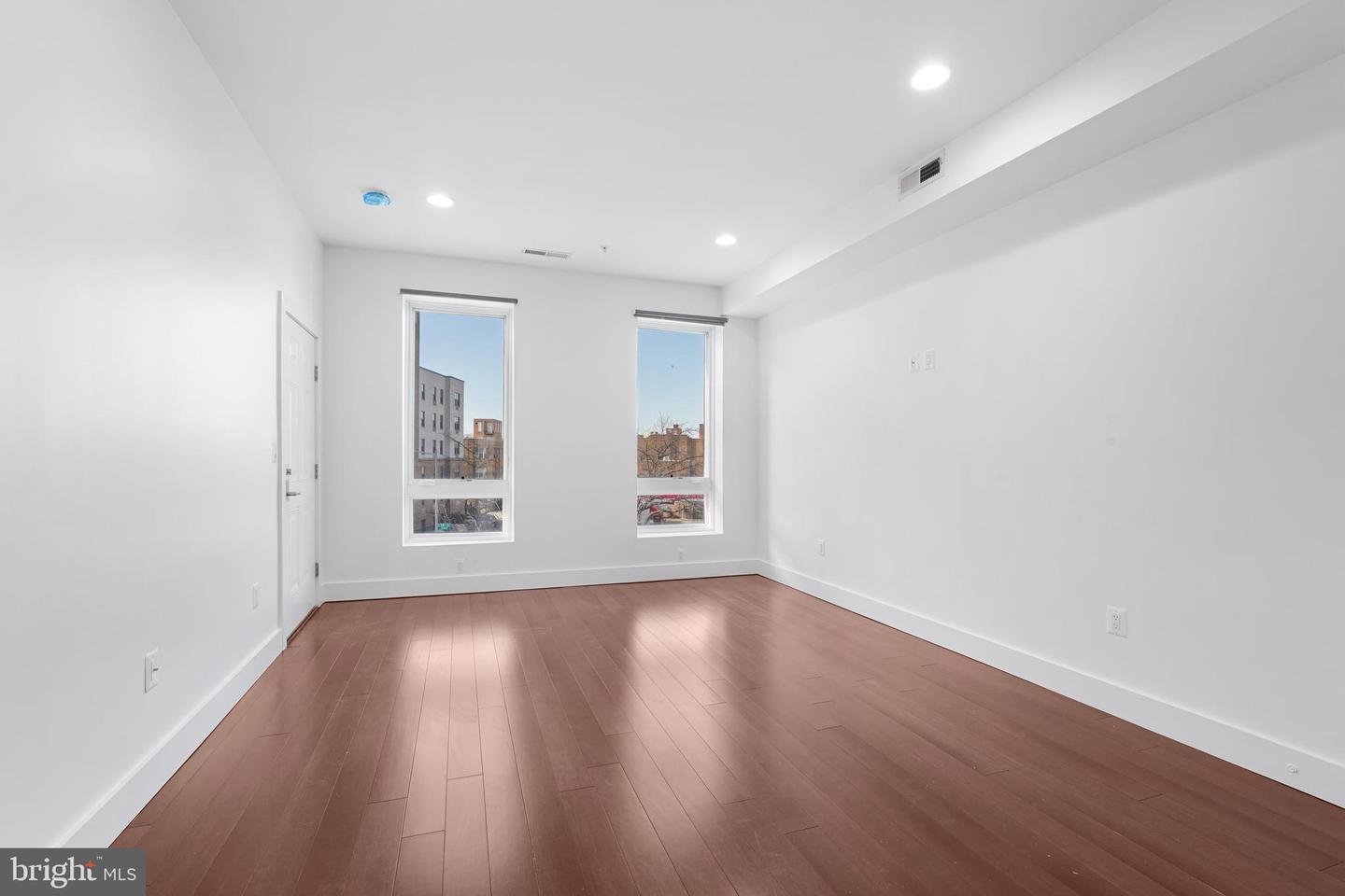 3511 14TH ST NW #4, WASHINGTON, District Of Columbia 20010, 2 Bedrooms Bedrooms, ,2 BathroomsBathrooms,Residential,For sale,3511 14TH ST NW #4,DCDC2198572 MLS # DCDC2198572