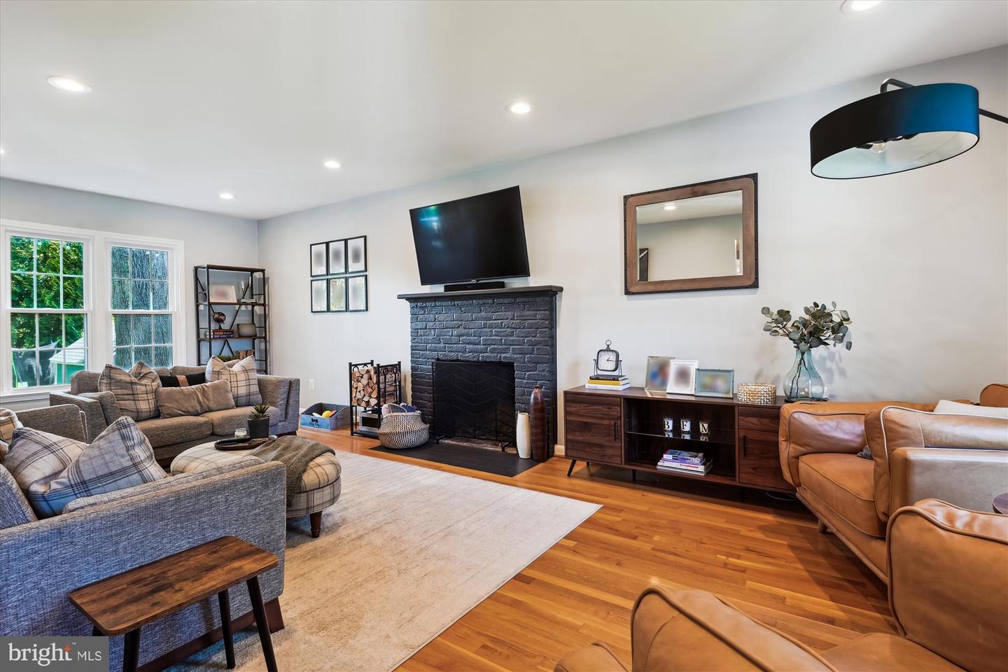 538 MARSHALL RD SW, VIENNA, Virginia 22180, 4 Bedrooms Bedrooms, ,3 BathroomsBathrooms,Residential,For sale,538 MARSHALL RD SW,VAFX2237930 MLS # VAFX2237930