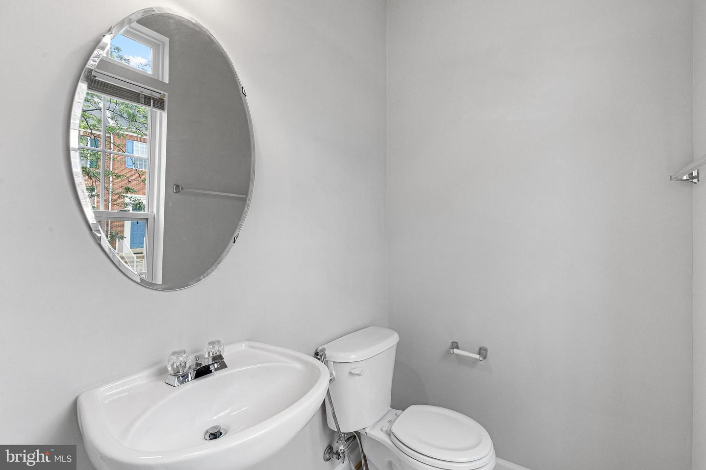2752 MANHATTAN PL, VIENNA, Virginia 22180, 3 Bedrooms Bedrooms, ,2 BathroomsBathrooms,Residential,For sale,2752 MANHATTAN PL,VAFX2237936 MLS # VAFX2237936