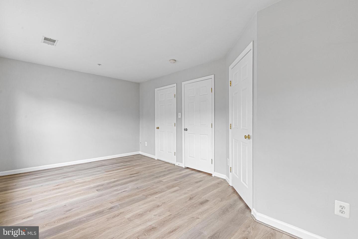 2752 MANHATTAN PL, VIENNA, Virginia 22180, 3 Bedrooms Bedrooms, ,2 BathroomsBathrooms,Residential,For sale,2752 MANHATTAN PL,VAFX2237936 MLS # VAFX2237936