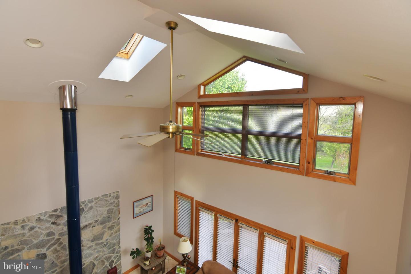 448 SHENANDOAH RIVER LN, FRONT ROYAL, Virginia 22630, 2 Bedrooms Bedrooms, ,2 BathroomsBathrooms,Residential,For sale,448 SHENANDOAH RIVER LN,VACL2003672 MLS # VACL2003672