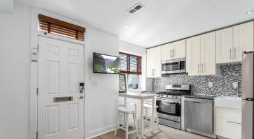 1700 2ND ST NW #2, WASHINGTON, District Of Columbia 20001, 1 Bedroom Bedrooms, ,1 BathroomBathrooms,Residential,For sale,1700 2ND ST NW #2,DCDC2198396 MLS # DCDC2198396