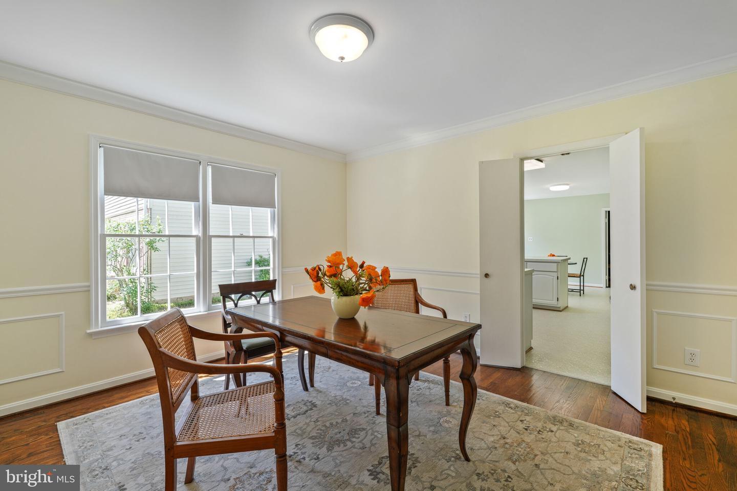 5400 30TH ST N, ARLINGTON, Virginia 22207, 4 Bedrooms Bedrooms, ,3 BathroomsBathrooms,Residential,For sale,5400 30TH ST N,VAAR2056878 MLS # VAAR2056878