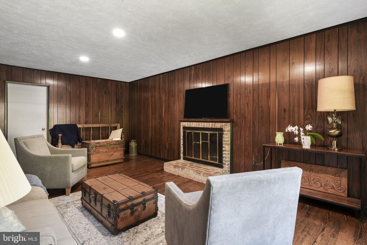 5400 30TH ST N, ARLINGTON, Virginia 22207, 4 Bedrooms Bedrooms, ,3 BathroomsBathrooms,Residential,For sale,5400 30TH ST N,VAAR2056878 MLS # VAAR2056878