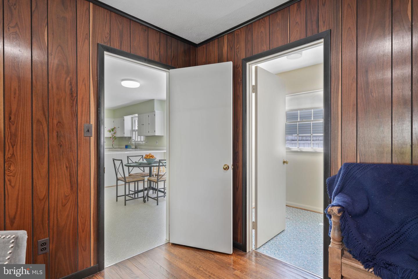 5400 30TH ST N, ARLINGTON, Virginia 22207, 4 Bedrooms Bedrooms, ,3 BathroomsBathrooms,Residential,For sale,5400 30TH ST N,VAAR2056878 MLS # VAAR2056878