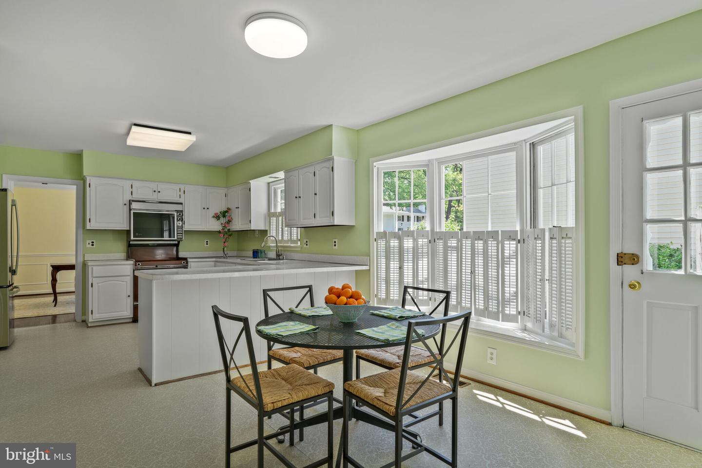 5400 30TH ST N, ARLINGTON, Virginia 22207, 4 Bedrooms Bedrooms, ,3 BathroomsBathrooms,Residential,For sale,5400 30TH ST N,VAAR2056878 MLS # VAAR2056878