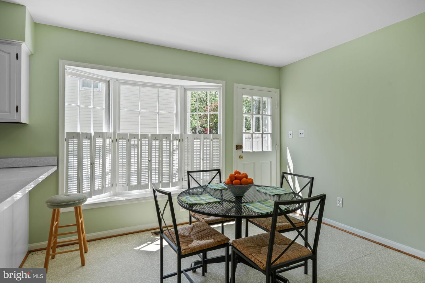5400 30TH ST N, ARLINGTON, Virginia 22207, 4 Bedrooms Bedrooms, ,3 BathroomsBathrooms,Residential,For sale,5400 30TH ST N,VAAR2056878 MLS # VAAR2056878