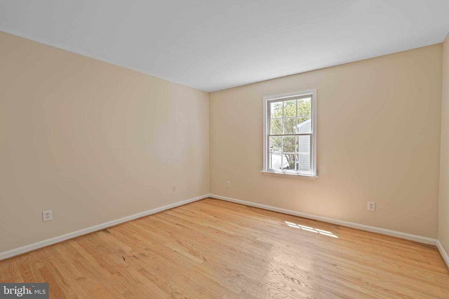 5400 30TH ST N, ARLINGTON, Virginia 22207, 4 Bedrooms Bedrooms, ,3 BathroomsBathrooms,Residential,For sale,5400 30TH ST N,VAAR2056878 MLS # VAAR2056878