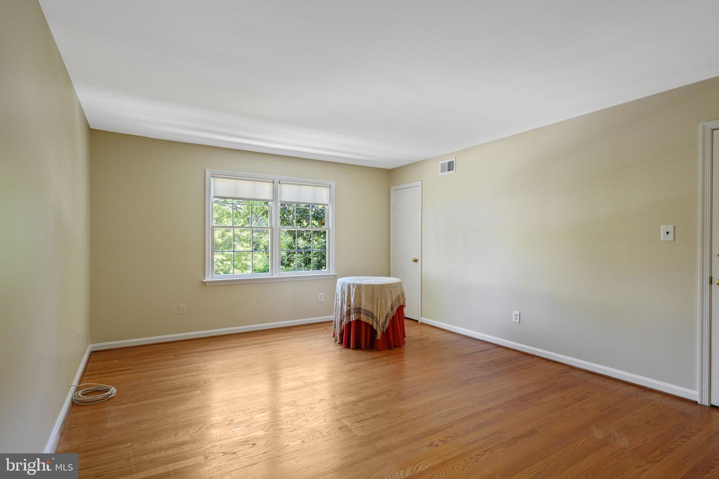 5400 30TH ST N, ARLINGTON, Virginia 22207, 4 Bedrooms Bedrooms, ,3 BathroomsBathrooms,Residential,For sale,5400 30TH ST N,VAAR2056878 MLS # VAAR2056878