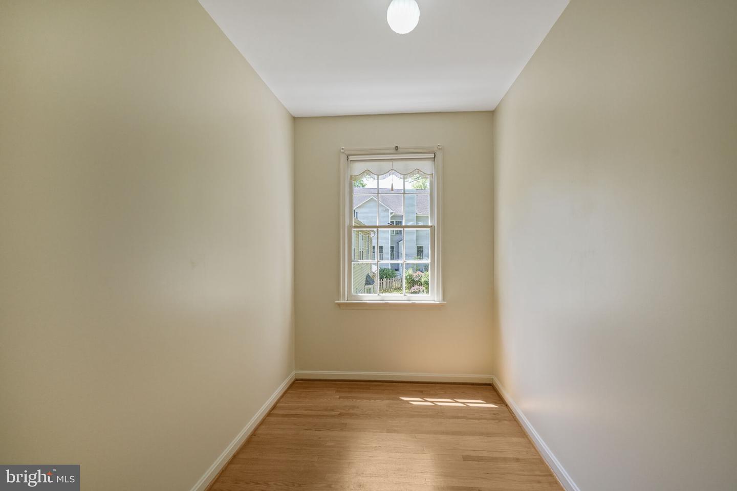 5400 30TH ST N, ARLINGTON, Virginia 22207, 4 Bedrooms Bedrooms, ,3 BathroomsBathrooms,Residential,For sale,5400 30TH ST N,VAAR2056878 MLS # VAAR2056878